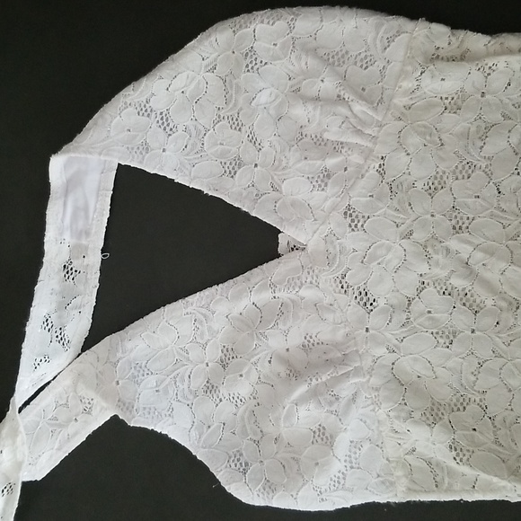 Halter style lace top - Picture 6 of 7